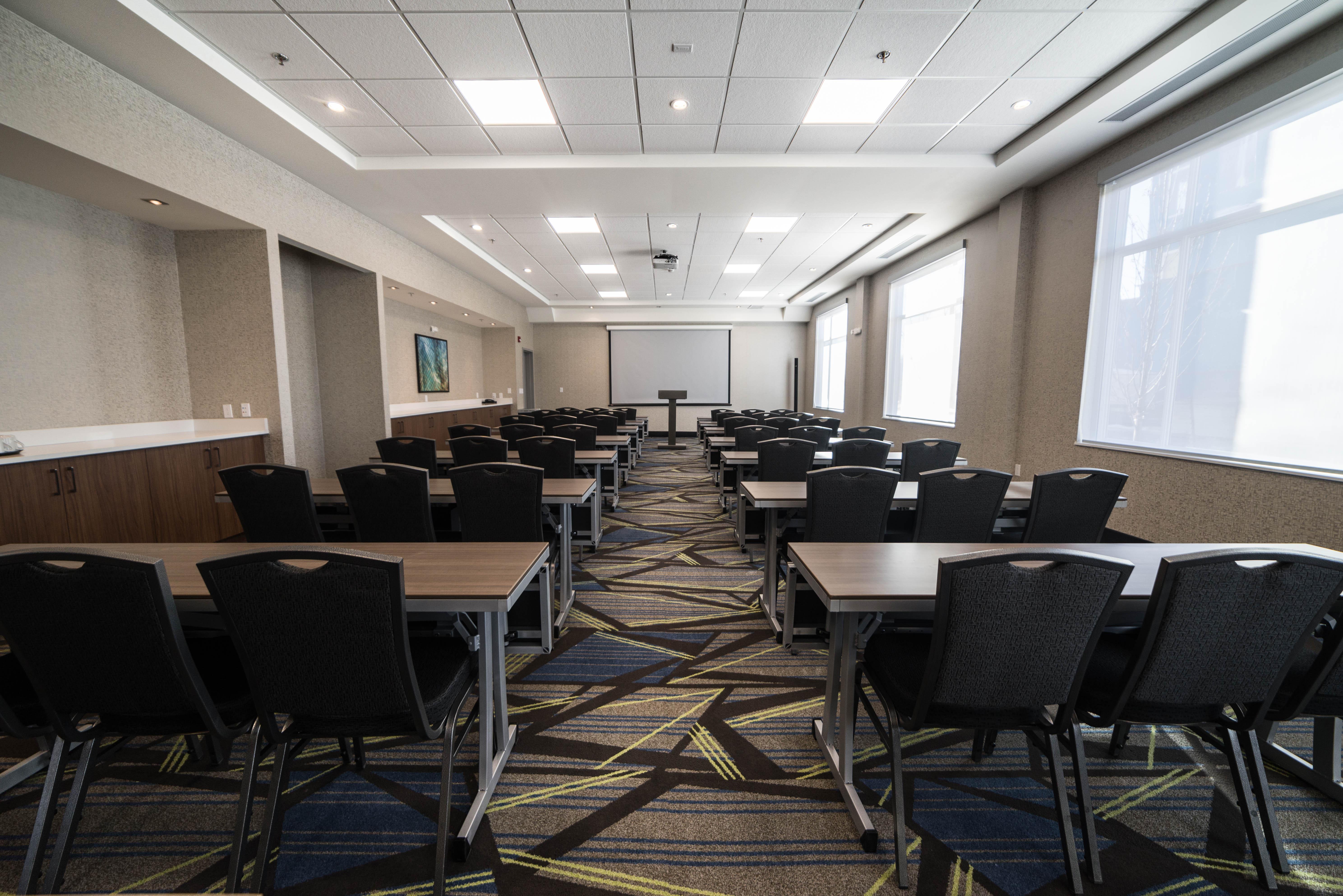 Holiday Inn Express & Suites - West Edmonton-Mall Area By Ihg Екстериор снимка