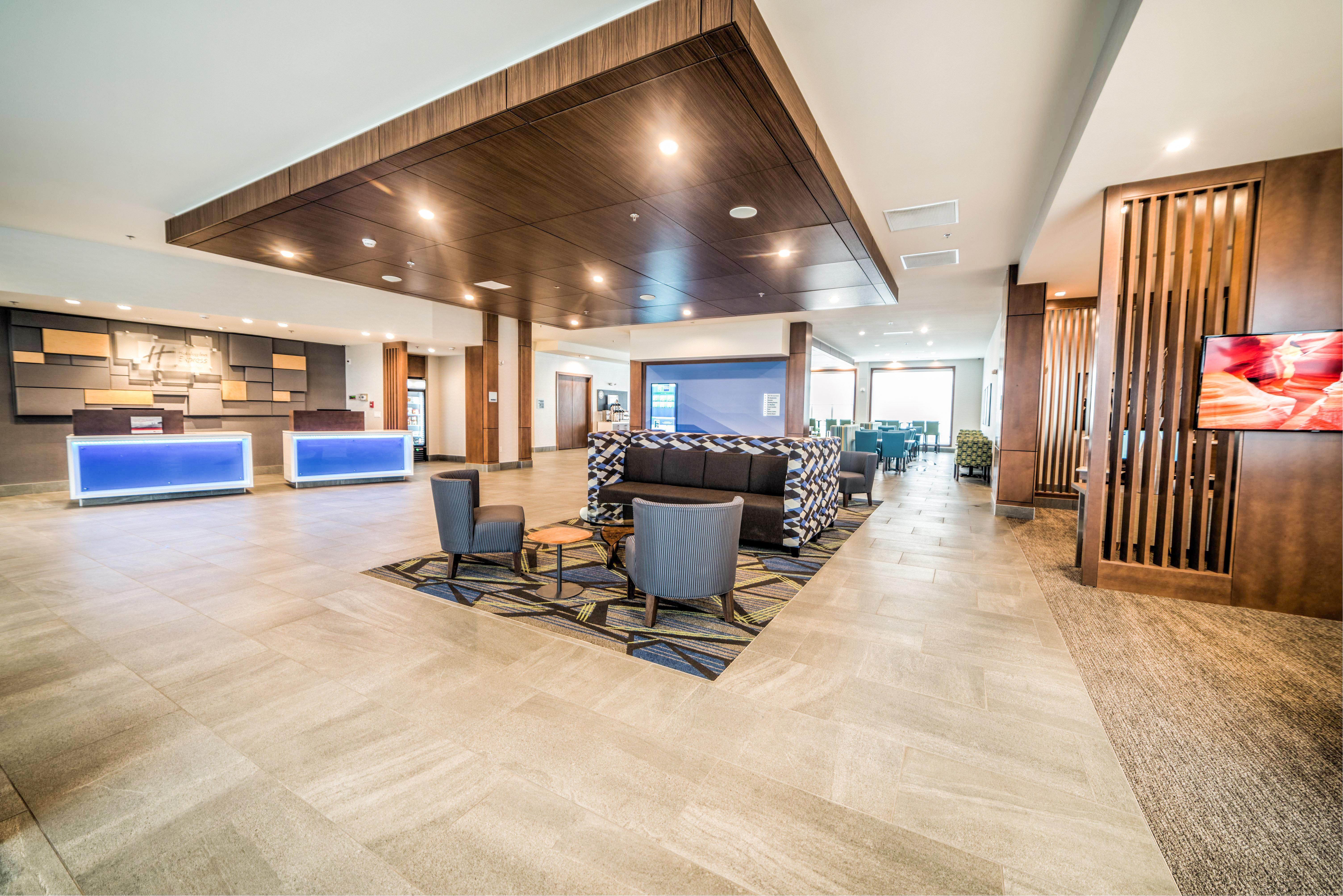 Holiday Inn Express & Suites - West Edmonton-Mall Area By Ihg Екстериор снимка