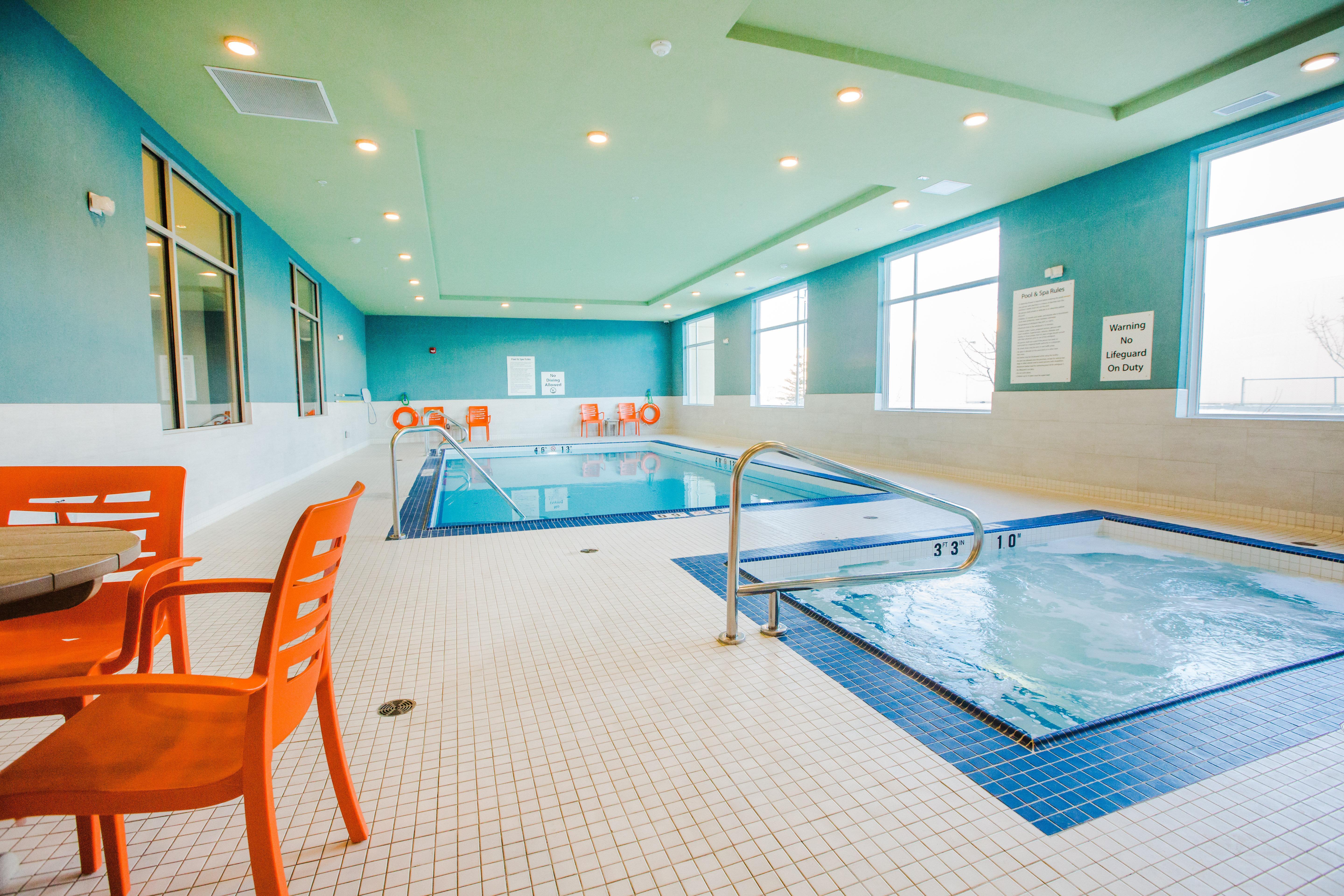 Holiday Inn Express & Suites - West Edmonton-Mall Area By Ihg Екстериор снимка
