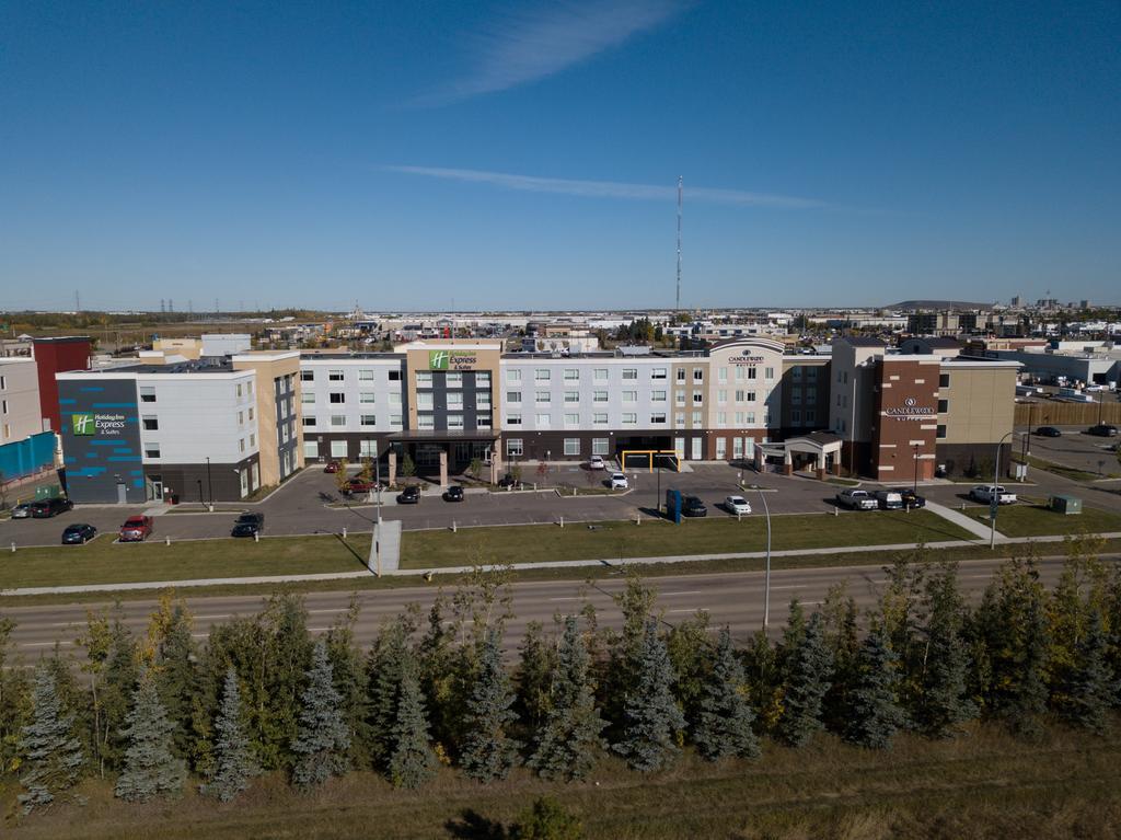 Holiday Inn Express & Suites - West Edmonton-Mall Area By Ihg Екстериор снимка