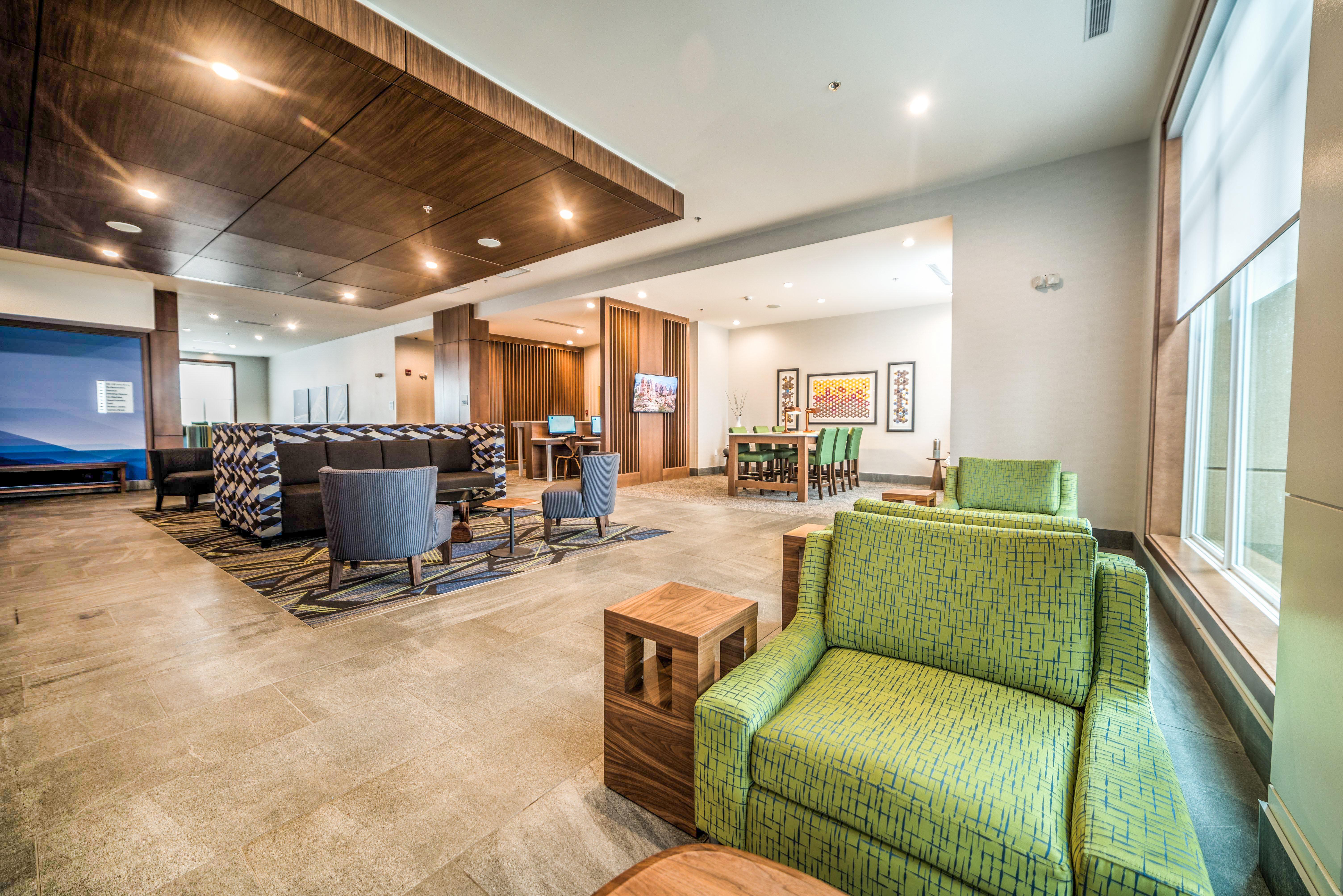 Holiday Inn Express & Suites - West Edmonton-Mall Area By Ihg Екстериор снимка