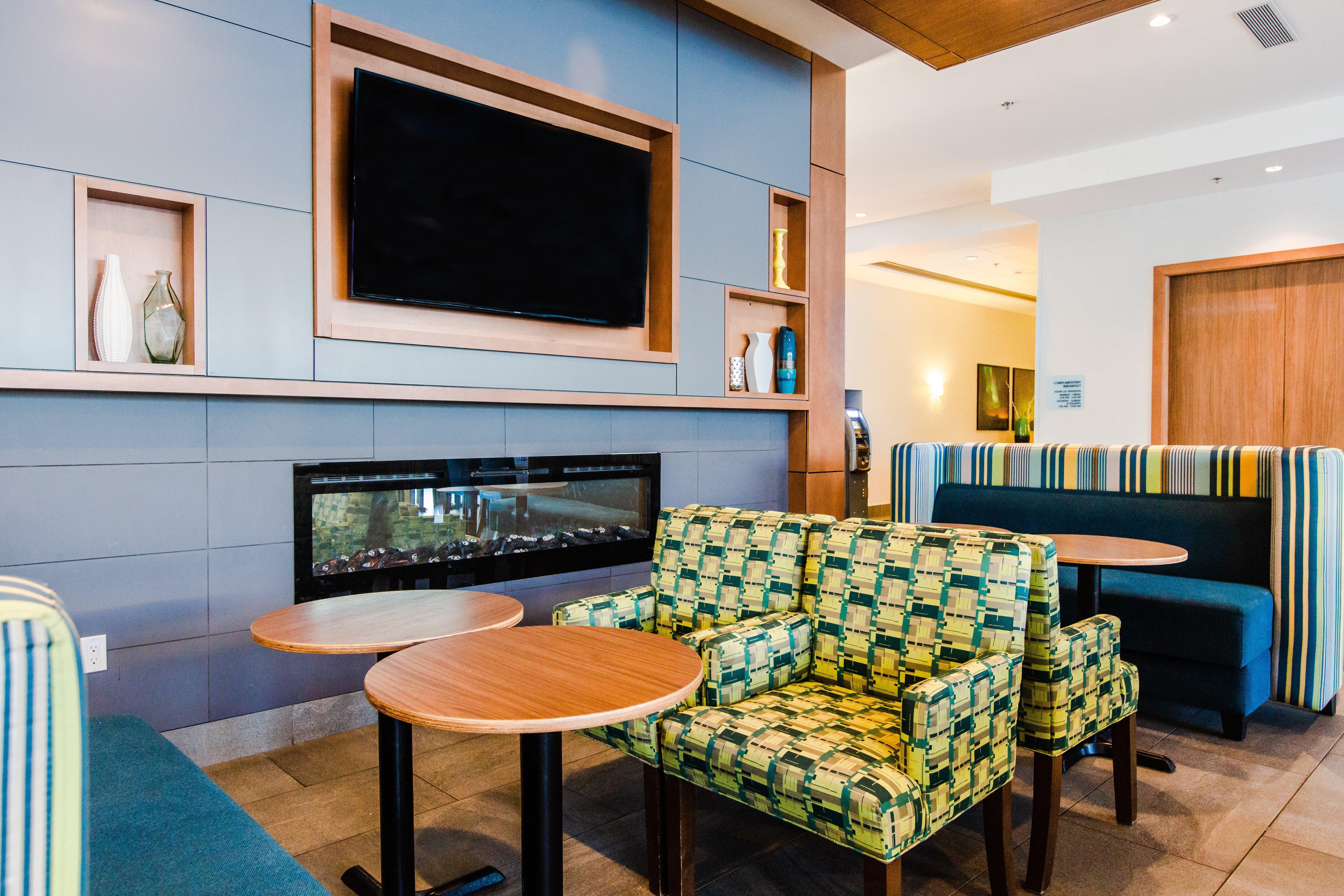 Holiday Inn Express & Suites - West Edmonton-Mall Area By Ihg Екстериор снимка