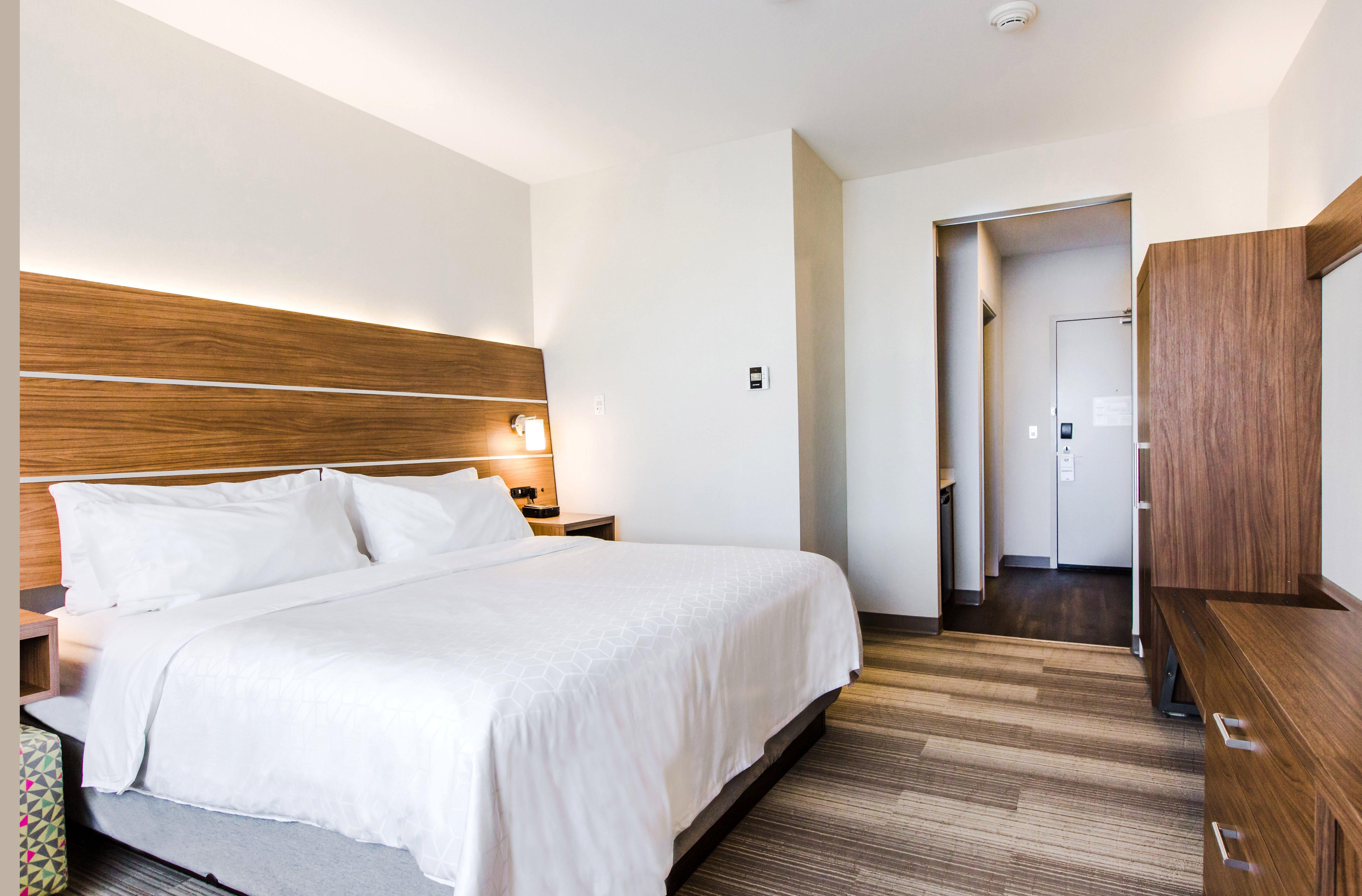 Holiday Inn Express & Suites - West Edmonton-Mall Area By Ihg Екстериор снимка